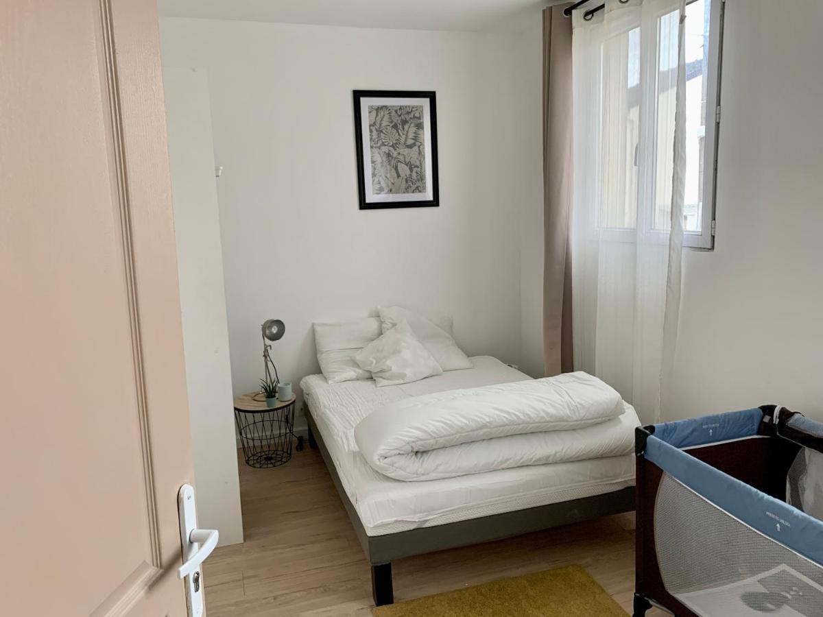 Agreable Maison Avec Parking Gratuit Sur Place. Saint-Denis  Kültér fotó